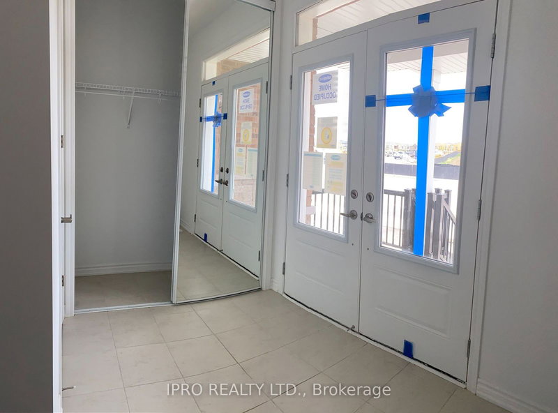 867 Whitlock Ave, Milton, L9E 1R8 | Image 2