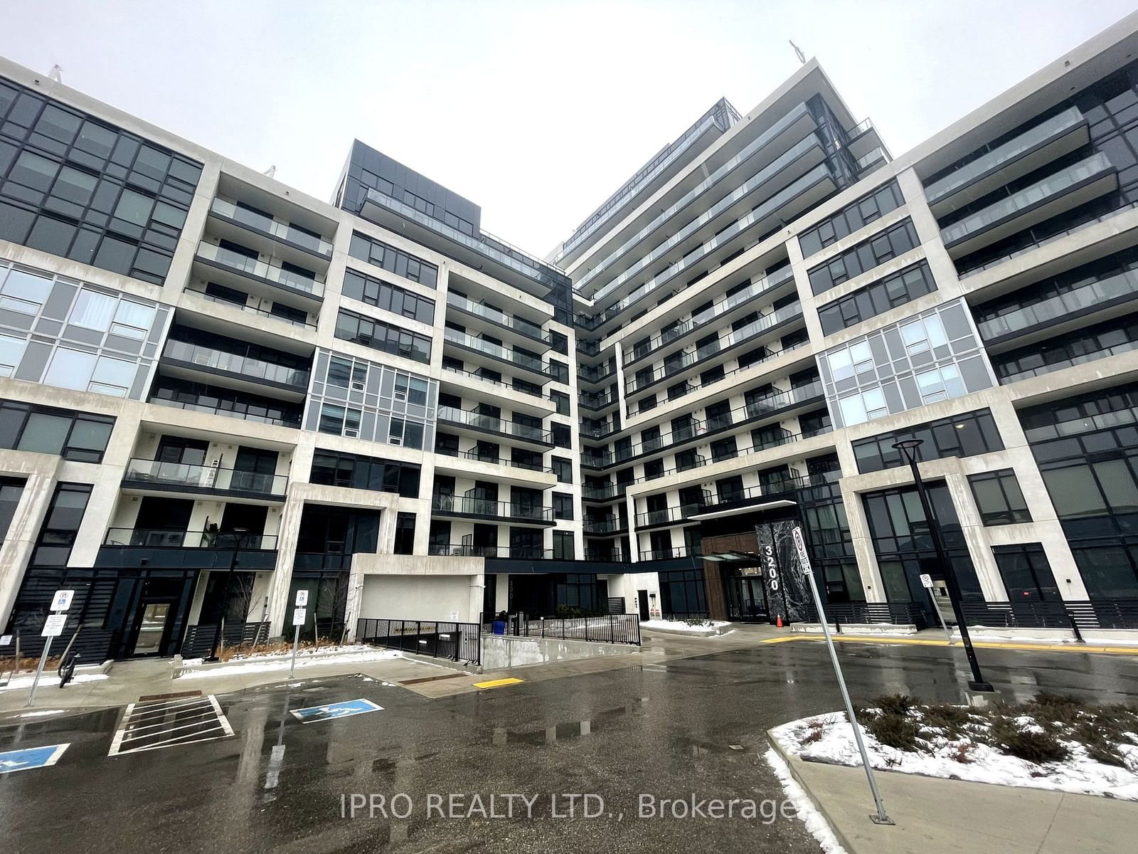 Condo for lease at 604-3200 William Coltson Avenue, Oakville, JM Joshua Meadows, L6H 7W6 - MLS: W11941077