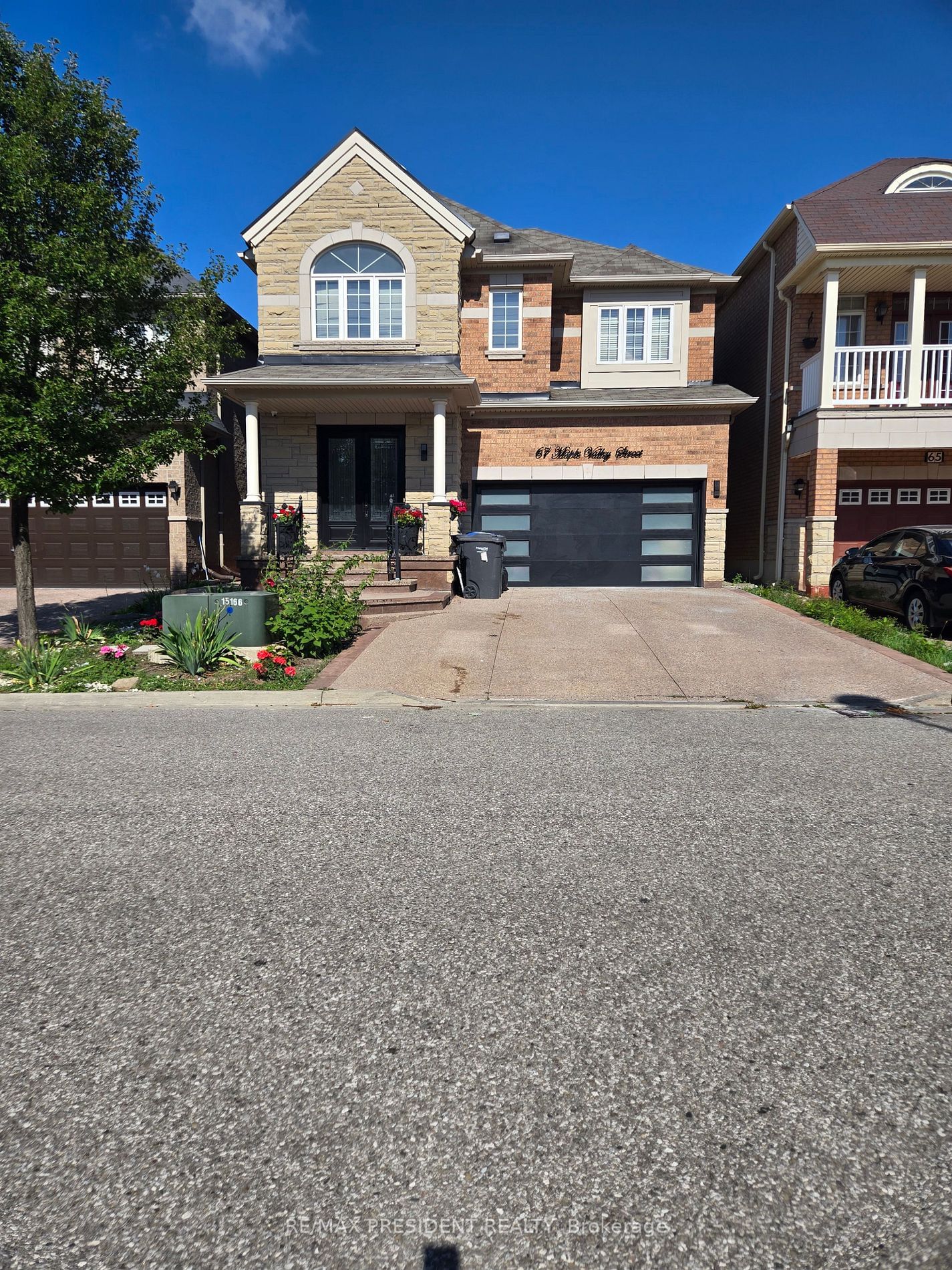 Detached House for sale at 67 Maple Valley Street, Brampton, Bram East, L6P 2H3 - MLS: W11941079