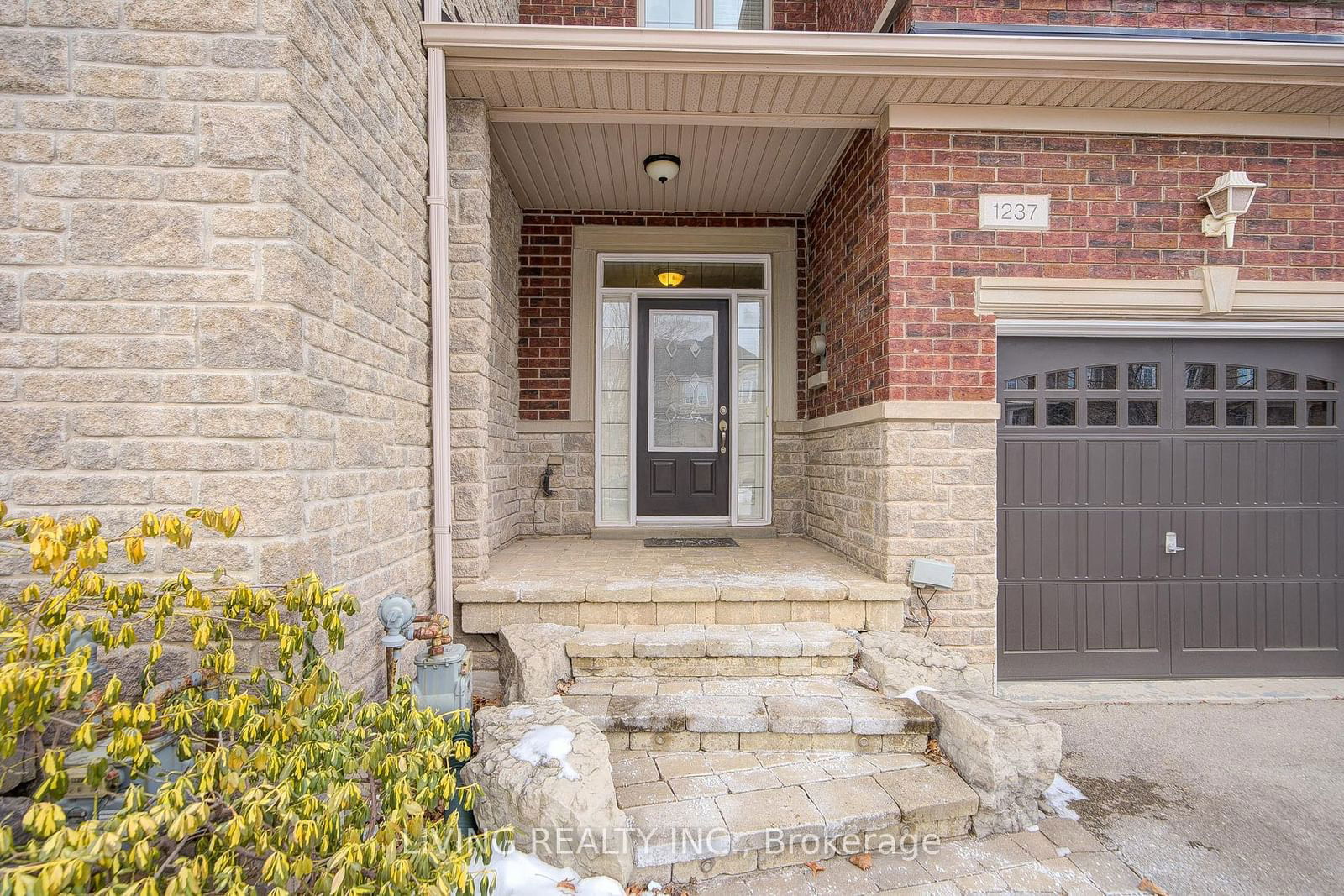 Townhouse leased at 1237 Craigleith Road, Oakville, Iroquois Ridge North, L6H 0B6 - MLS: W11941121