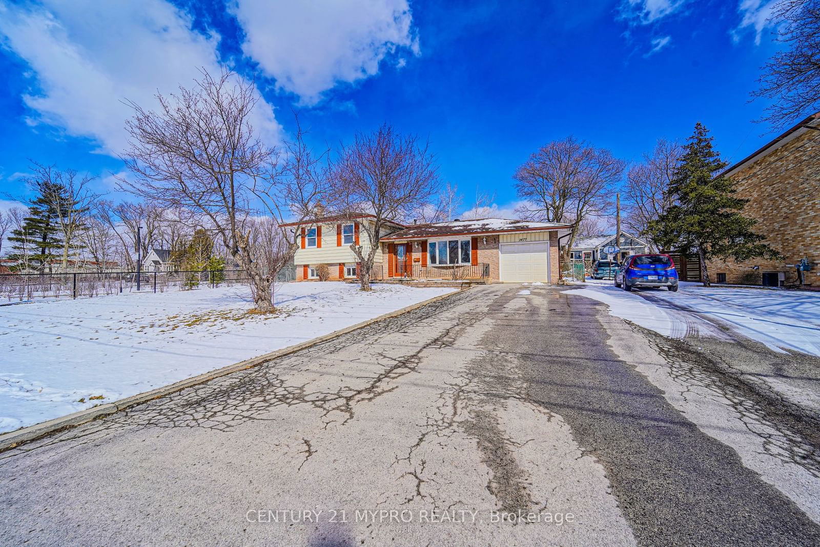 Detached House for lease at 1477 Sixth Line, Oakville, College Park, L6H 1X6 - MLS: W11941187