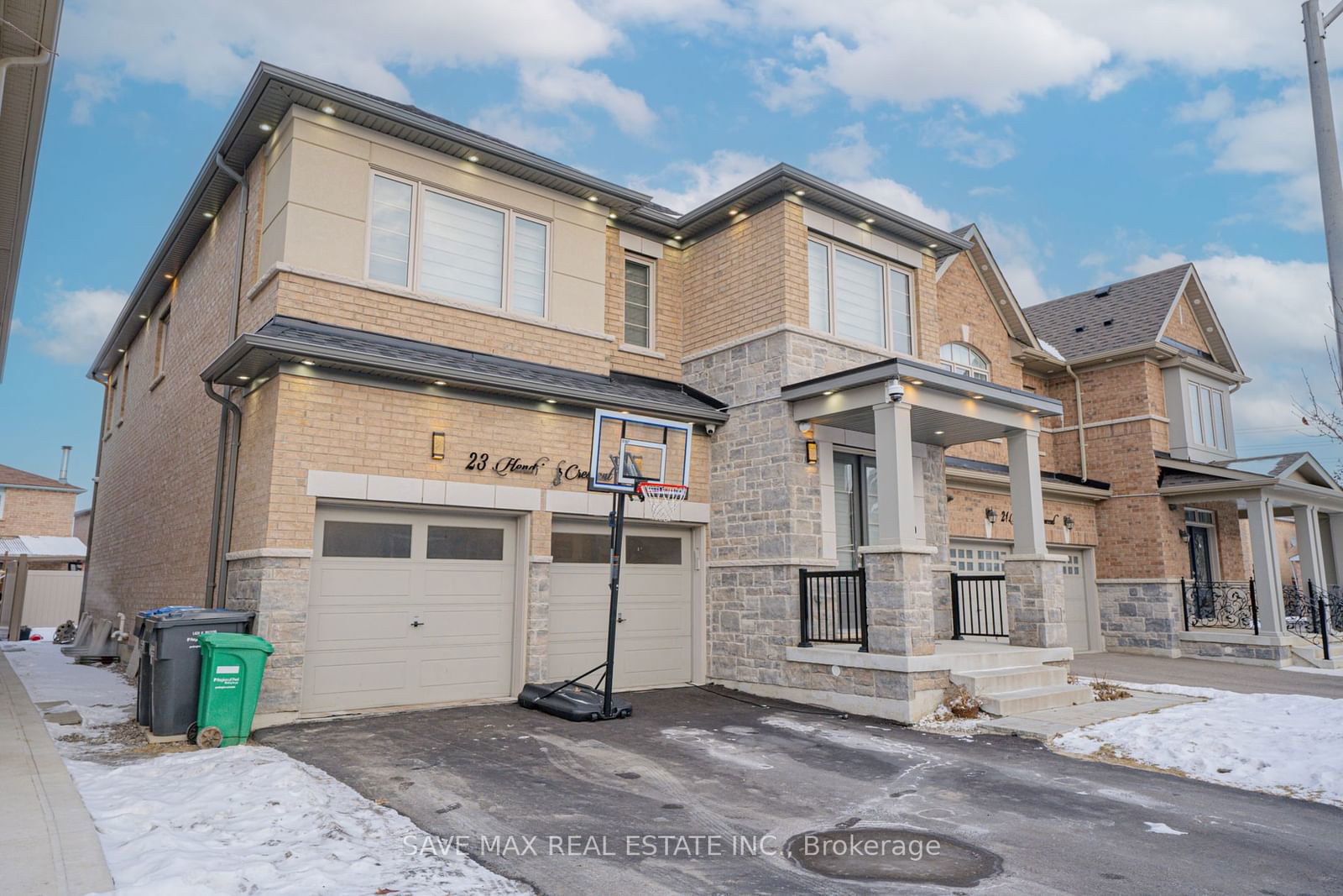 Detached House for sale at 23 HENDRICKS Crescent, Brampton, Fletcher's West, L6Y 4L2 - MLS: W11941215