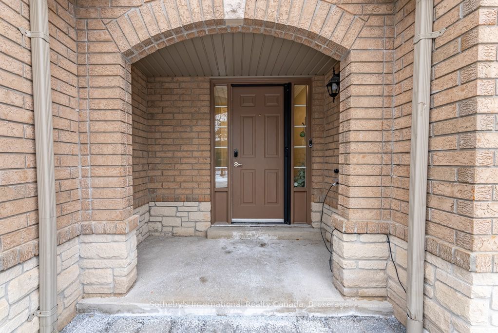 Townhouse for sale at 6-130 Robert Street, Milton, 1035 - OM Old Milton, L9T 6E3 - MLS: W11941427