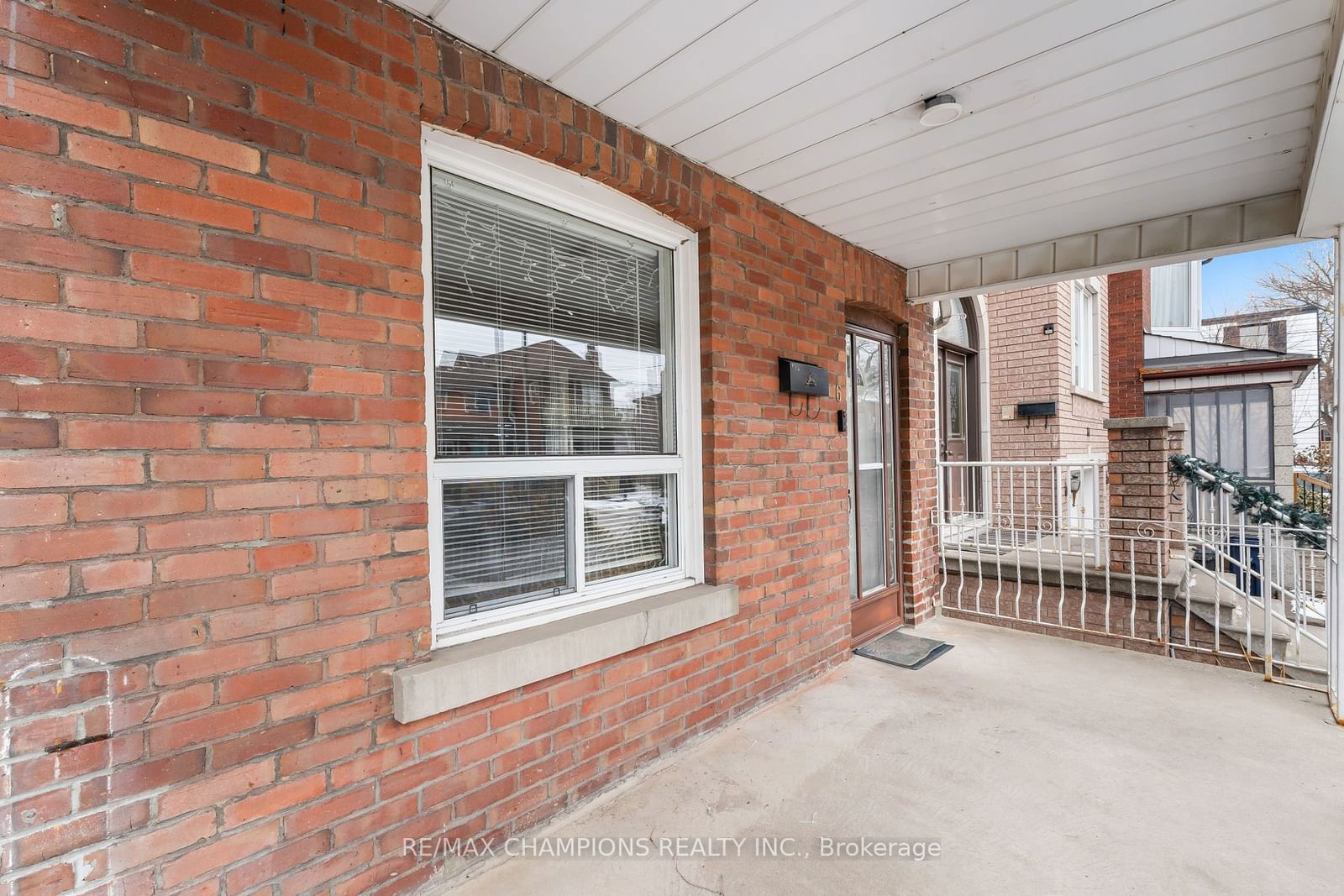 Detached House sold at 16 Macaulay Avenue, Toronto, Dovercourt-Wallace Emerson-Junction, M6P 3P6 - MLS: W11941591