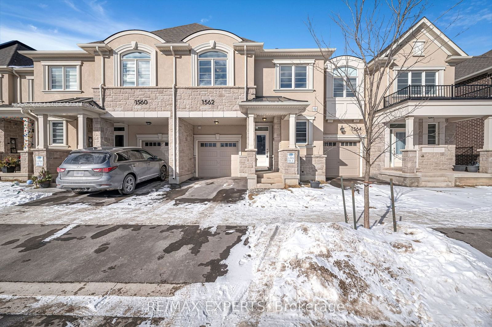 Townhouse for sale at 1562 Moira Crescent, Milton, Bowes, L9E 1Y1 - MLS: W11941665