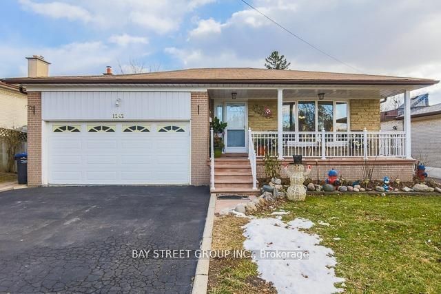 Detached House for lease at Lower S-1242 Mcbride Avenue, Mississauga, Erindale, L5C 1M8 - MLS: W11941922