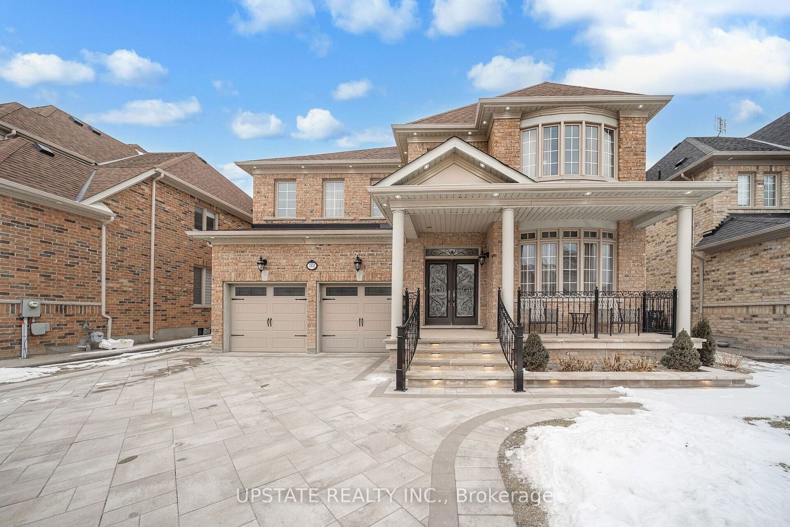 Detached House for sale at 32 Lauderhill Road, Brampton, Vales of Castlemore North, L6P 3M5 - MLS: W11942112