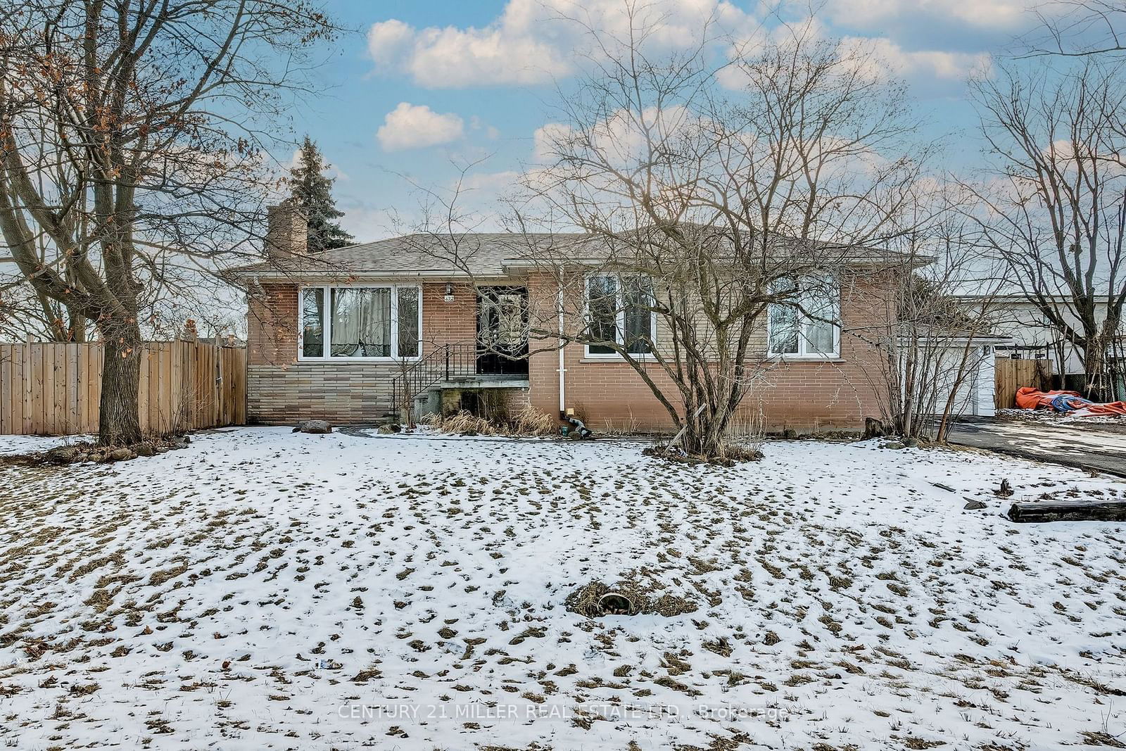 Detached House for sale at 472 SEATON Drive, Oakville, 1020 - WO West, L6L 3Y4 - MLS: W11942347