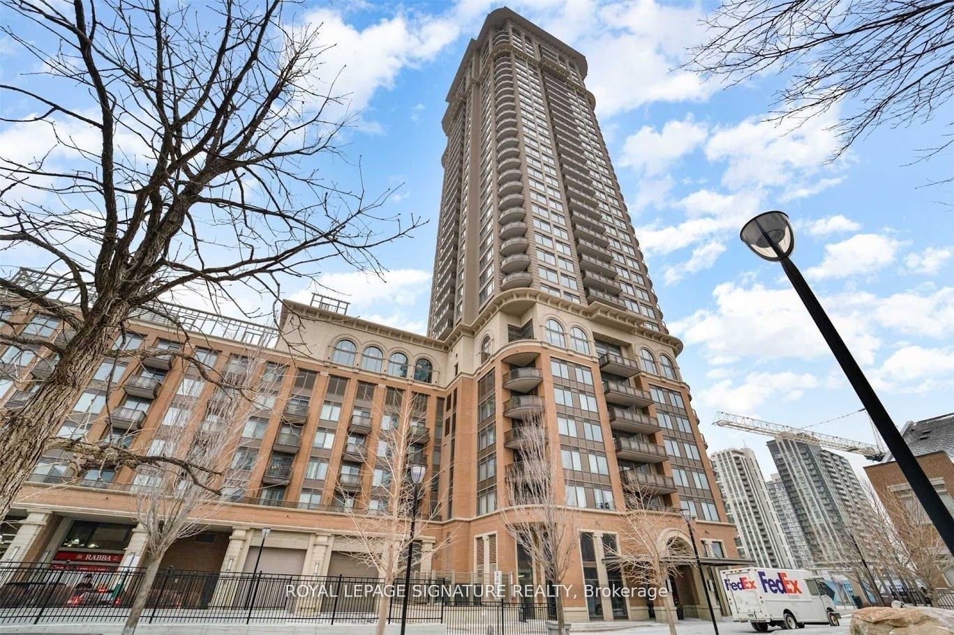 Condo for lease at 402-385 Prince Of Wales Drive, Mississauga, City Centre, L5B 0C6 - MLS: W11942432