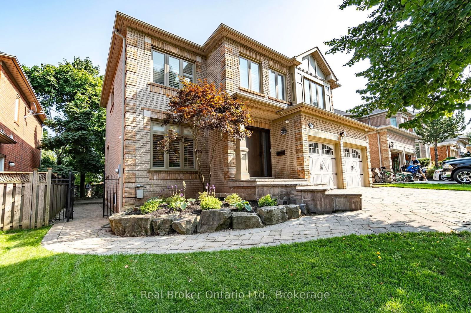 Detached House for sale at 1621 Bayshire Drive, Oakville, 1009 - JC Joshua Creek, L6H 6E4 - MLS: W11942440