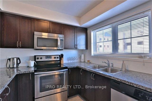 Townhouse for lease at 8-2460 Post Road, Oakville, River Oaks, L6H 0J2 - MLS: W11942442