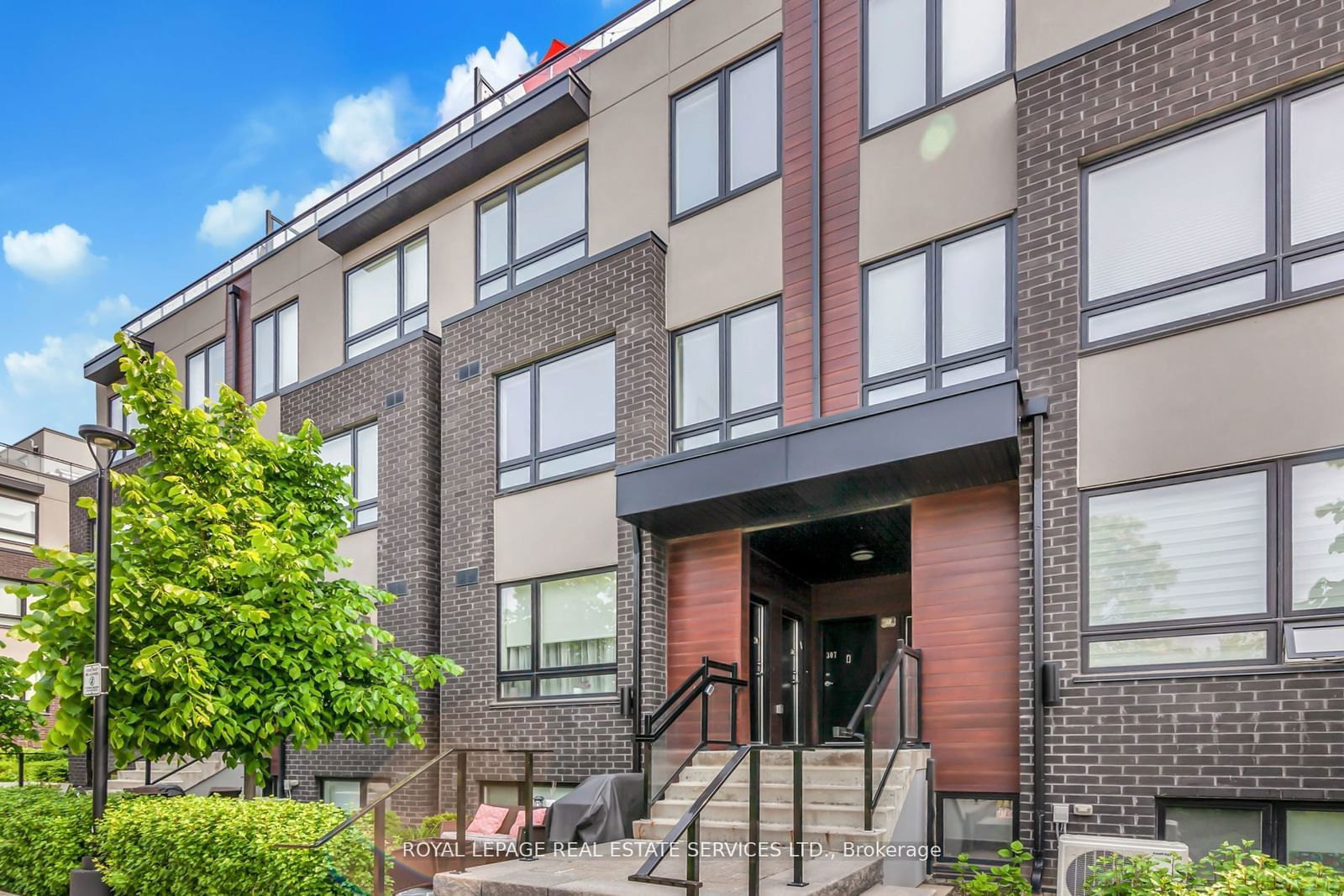 Townhouse leased at 308-1130 Briar Hill Avenue, Toronto, Briar Hill-Belgravia, M6B 0A9 - MLS: W11942591