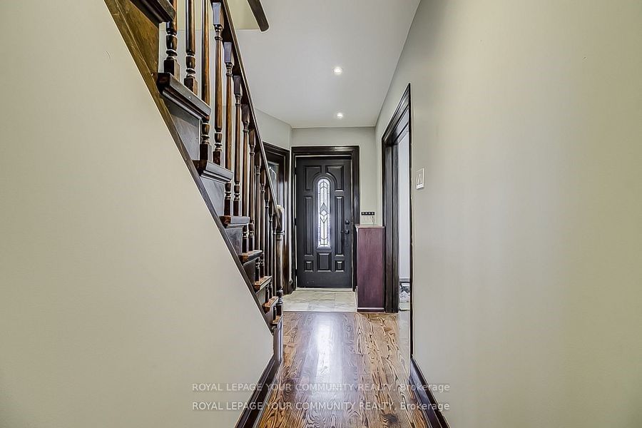 Detached House leased at 236 Ellis Avenue, Toronto, High Park-Swansea, M6S 2X2 - MLS: W11942621