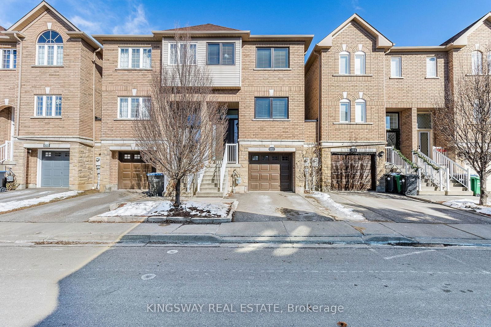 Townhouse for sale at 5821 Tiz Road, Mississauga, Hurontario, L5R 0B4 - MLS: W11942652