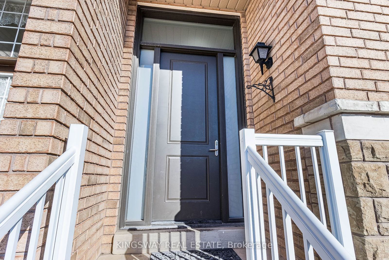 Townhouse for sale at 5821 Tiz Road, Mississauga, Hurontario, L5R 0B4 - MLS: W11942652