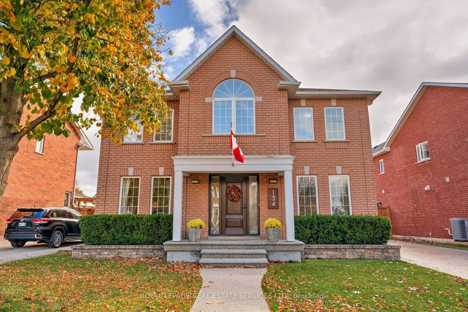 Detached House for sale at 134 Westchester Road, Oakville, River Oaks, L6H 6H9 - MLS: W11942677