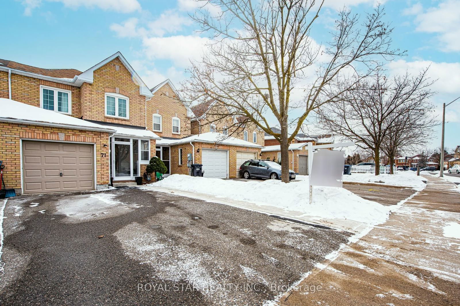 Townhouse for sale at 71 Muirland Crescent, Brampton, Northwood Park, L6X 4P3 - MLS: W11942836