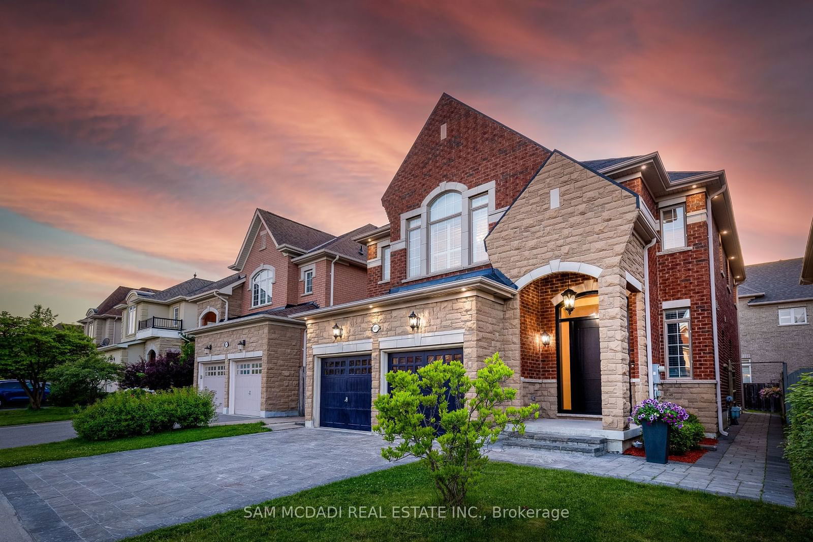 Detached House for sale at 3875 Candlelight Drive, Mississauga, Churchill Meadows, L5M 8B2 - MLS: W11942870