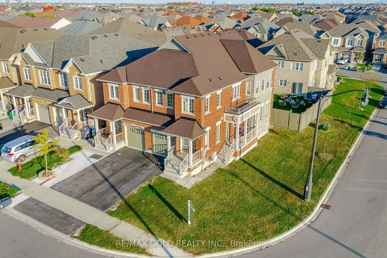 Semi-Detached House for sale at 63 Frenchpark Circle, Brampton, Credit Valley, L6X 0Y6 - MLS: W11942878