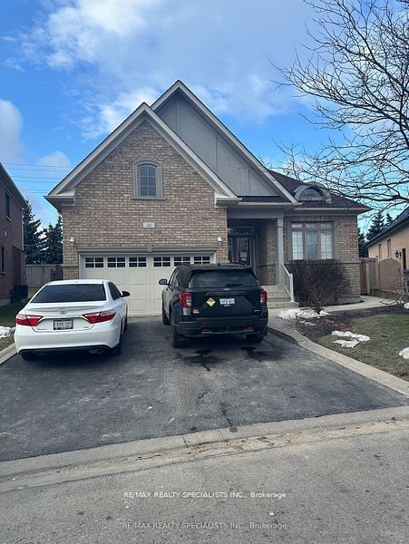 Detached House for lease at 36 Dokkum Crescent, Brampton, Snelgrove, L6Z 4T6 - MLS: W11942958