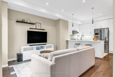 Unit 34 — 22 Applewood Lane, Toronto - Etobicoke West Mall image-0-4