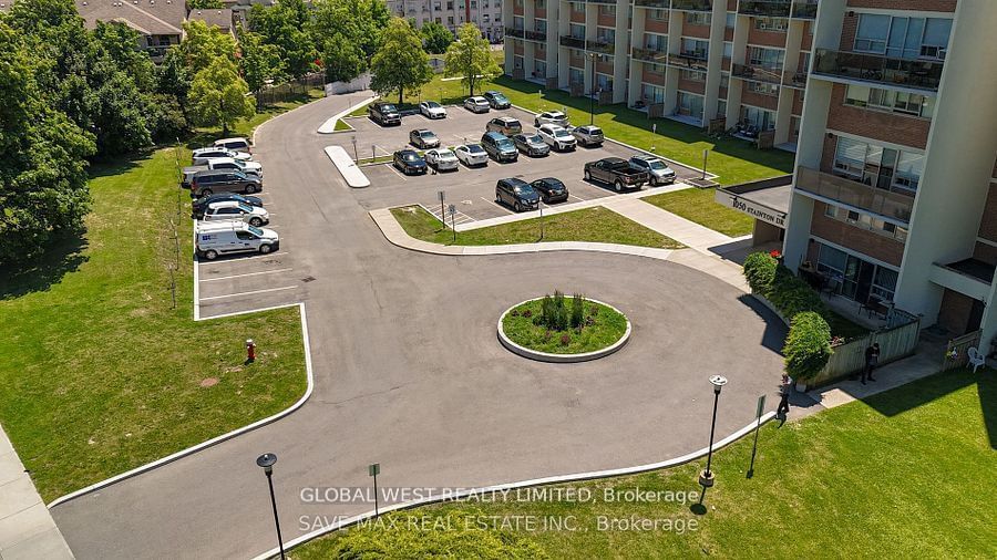 Condo leased at 124-1050 Stainton Drive, Mississauga, Erindale, L5C 2T7 - MLS: W11943243