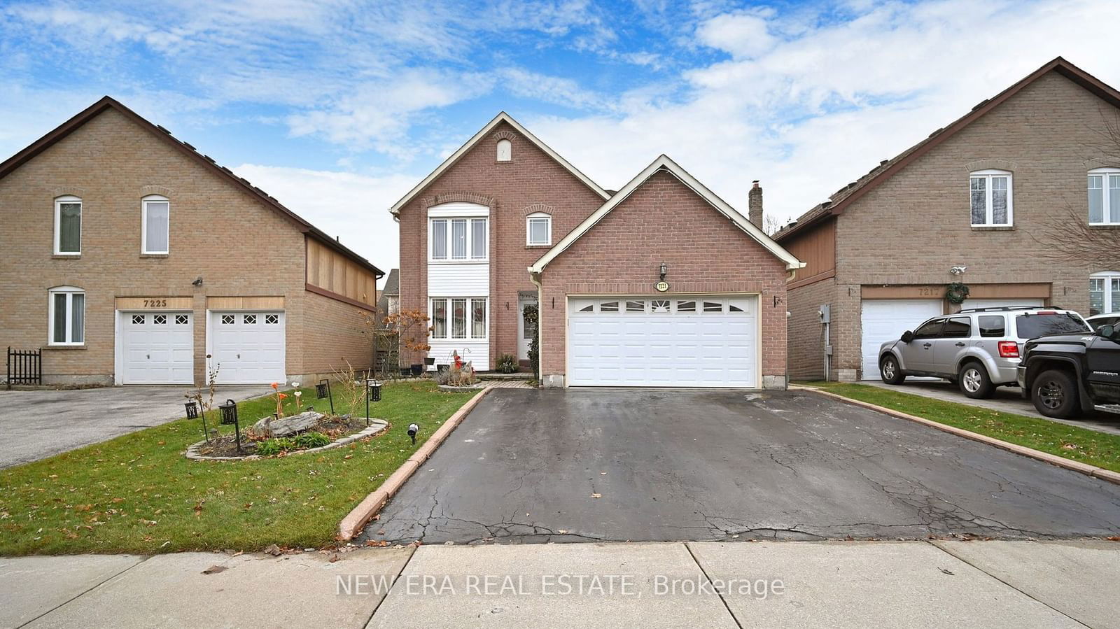 Detached House for sale at 7221 Danton Promenade, Mississauga, Meadowvale, L5N 5C5 - MLS: W11943310