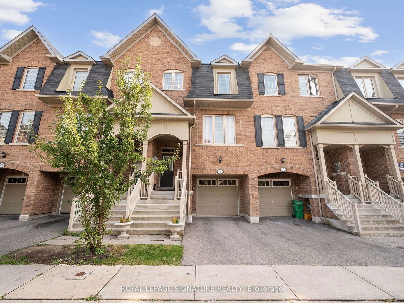 Townhouse for sale at 39 Sea Drifter Crescent, Brampton, Bram East, L6P 4B2 - MLS: W11943328