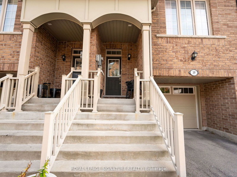 39 Sea Drifter Cres, Brampton, L6P 4B2 | Image 3