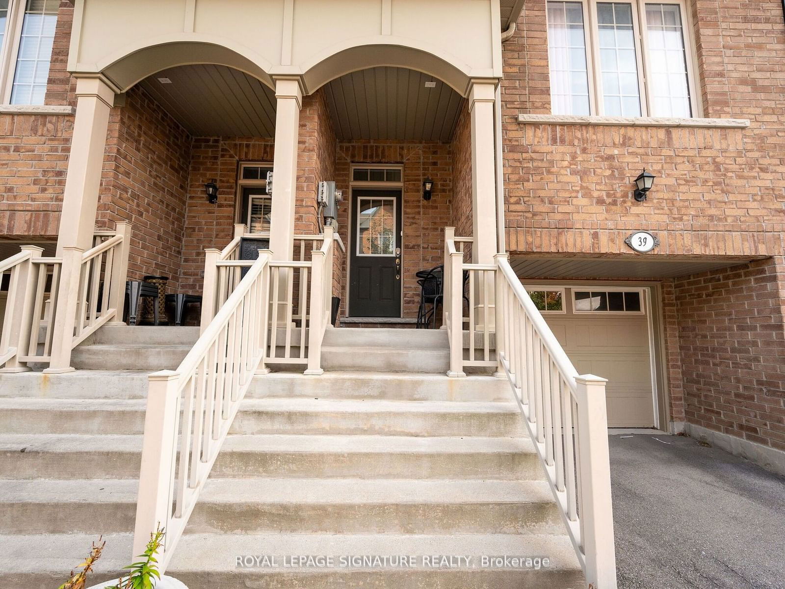 Townhouse for sale at 39 Sea Drifter Crescent, Brampton, Bram East, L6P 4B2 - MLS: W11943328