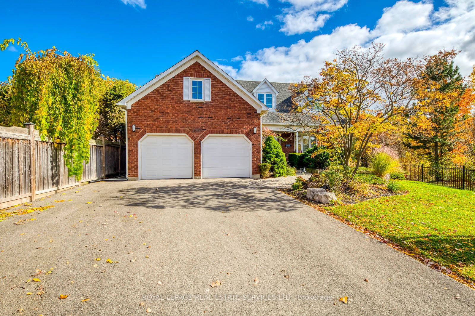 Detached House for sale at 1457 Postmaster Drive, Oakville, 1007 - GA Glen Abbey, L6M 2Z4 - MLS: W11943602