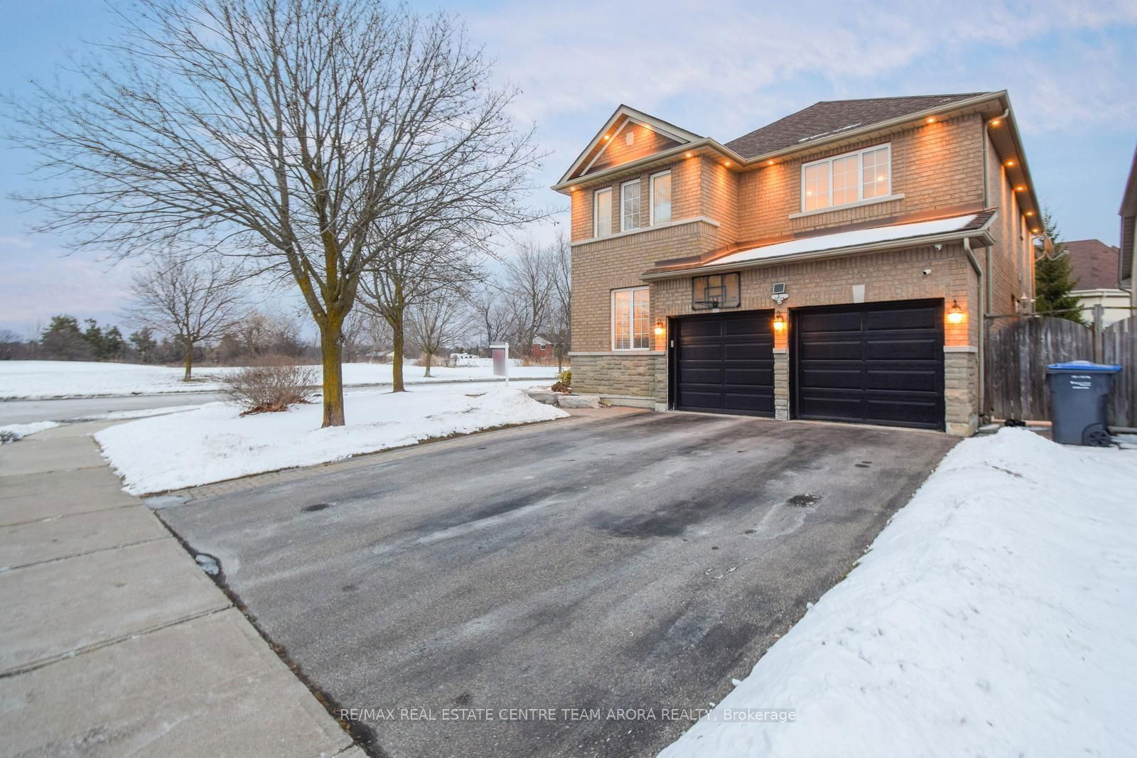 Detached House for sale at 22 Summer Valley Drive, Brampton, Snelgrove, L6Z 4V6 - MLS: W11943641