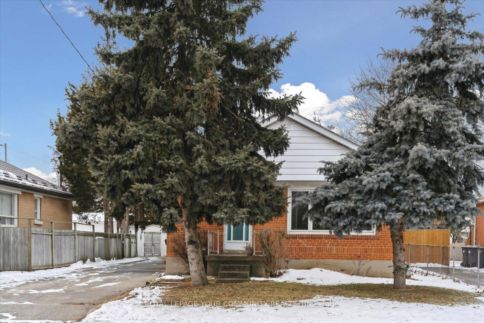 Detached House sold at 33 North Alarton Street, Mississauga, Malton, L4T 1J9 - MLS: W11943649