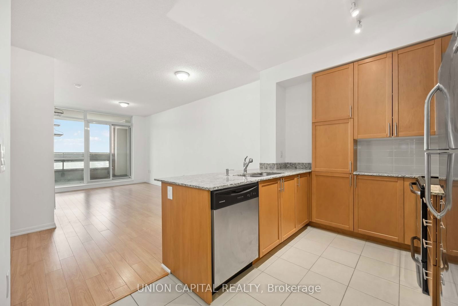 Condo for sale at 613-800 Lawrence Avenue, Toronto, Yorkdale-Glen Park, M6A 0B1 - MLS: W11943666