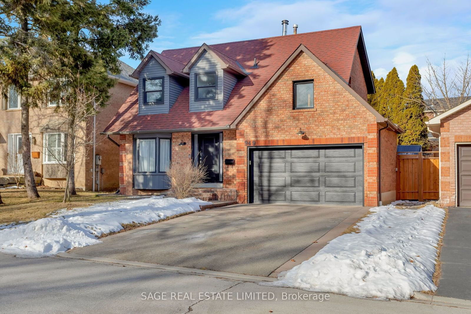 Detached House for sale at 949 Maramis Court, Mississauga, Lorne Park, L5H 4G2 - MLS: W11943808