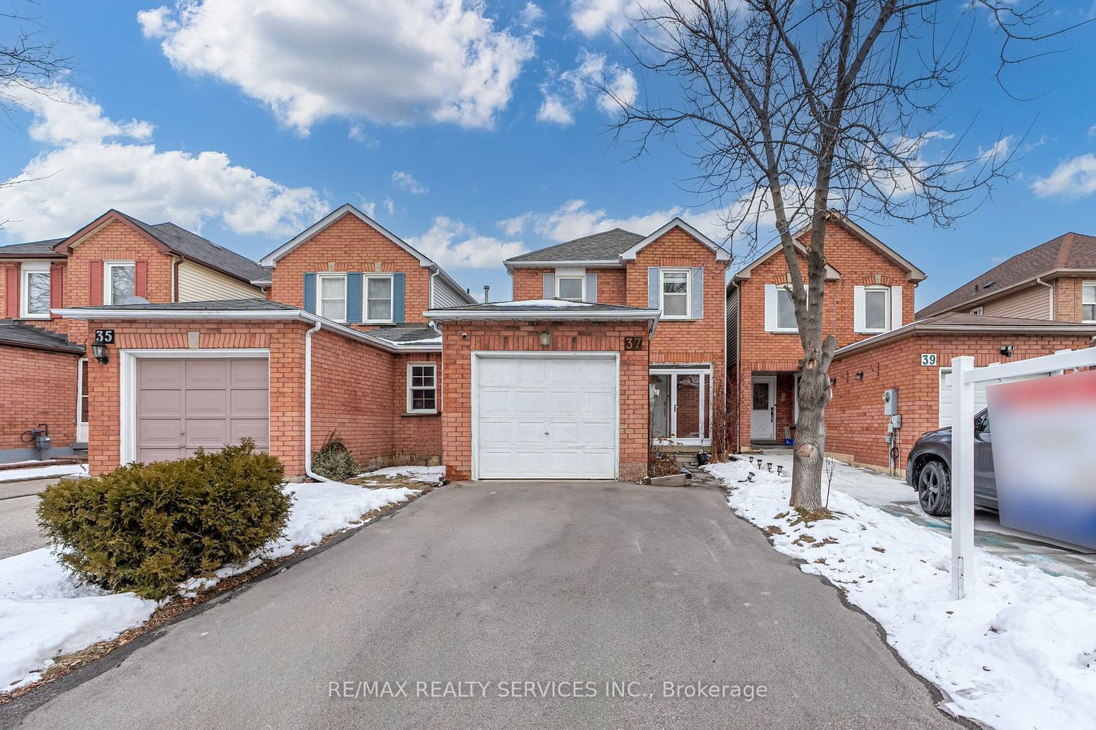 Detached House for sale at 37 Solway Avenue, Brampton, Heart Lake East, L6Z 4E4 - MLS: W11943854