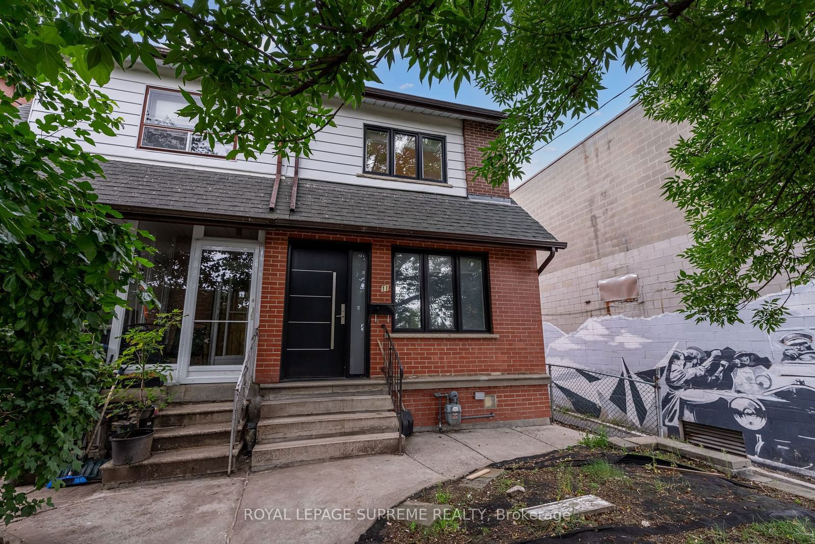 Semi-Detached House for lease at Main-11 Earlscourt Avenue, Toronto, Corso Italia-Davenport, M6E 4A7 - MLS: W11943895