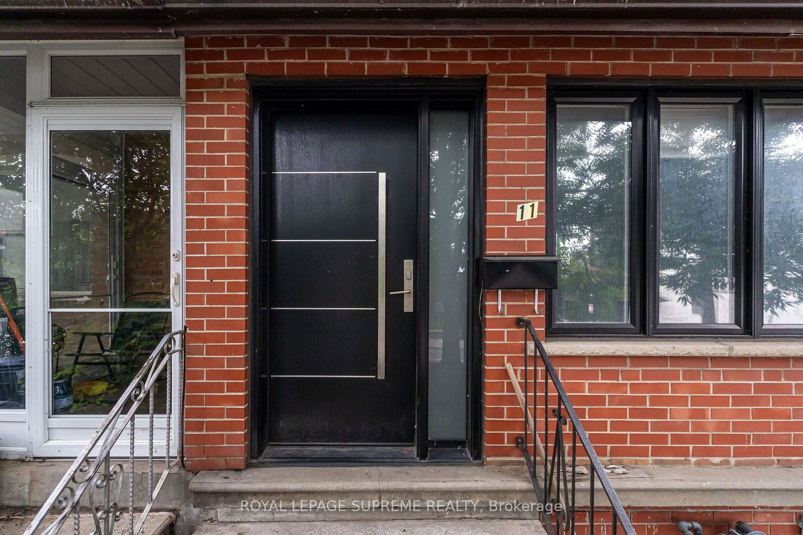 Semi-Detached House for lease at Main-11 Earlscourt Avenue, Toronto, Corso Italia-Davenport, M6E 4A7 - MLS: W11943895