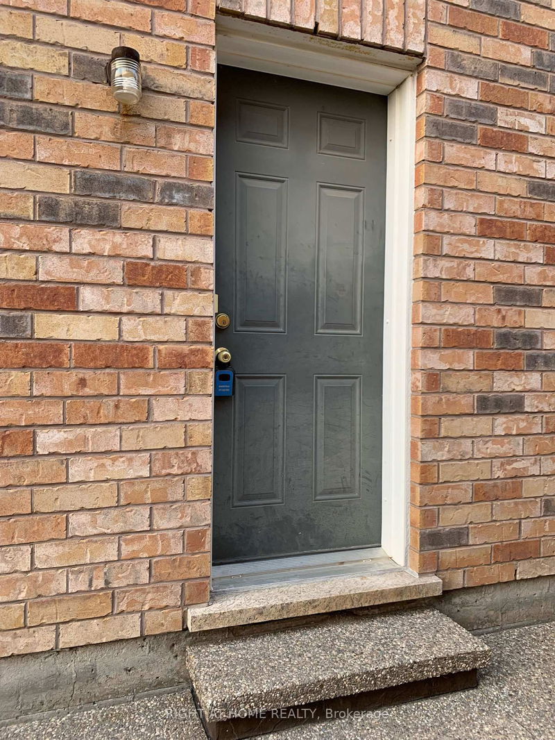 home for lease on 9 Chudleigh Avenue