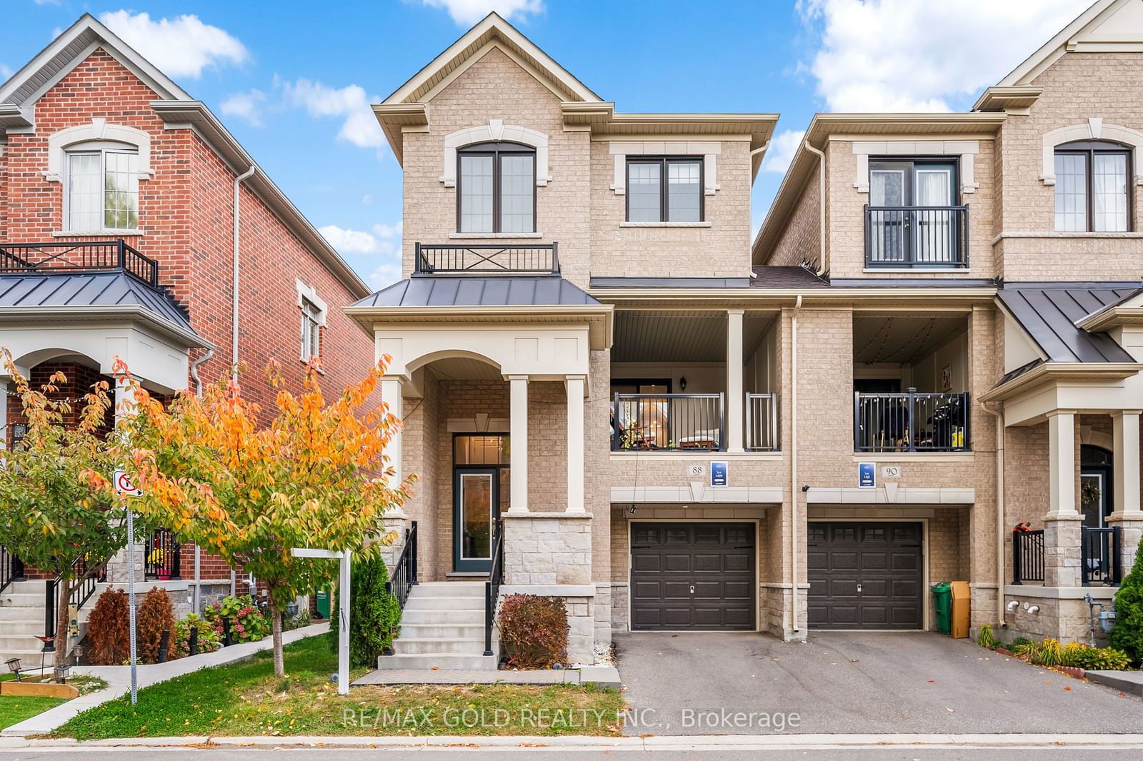 Townhouse for sale at 88 Oakmore Lane, Brampton, Bram West, L6Y 6H5 - MLS: W11943953