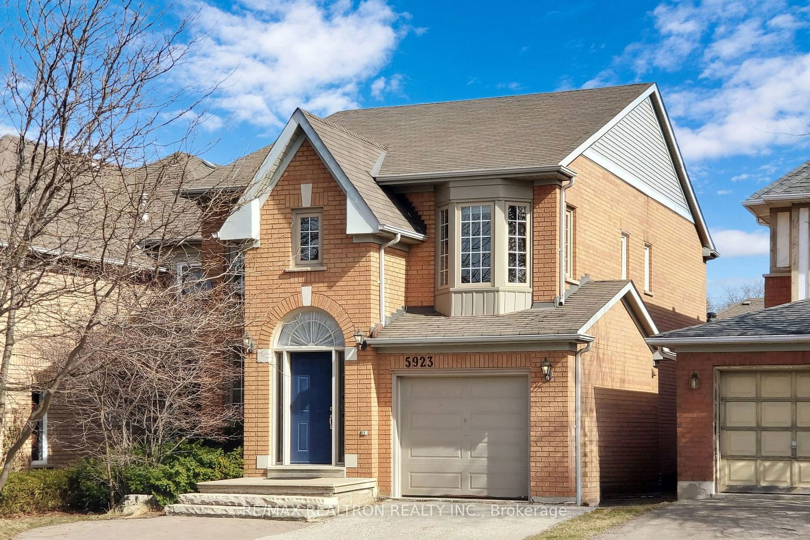 Detached House for sale at 5923 Leeside Crescent, Mississauga, Central Erin Mills, L5M 5L8 - MLS: W11943997