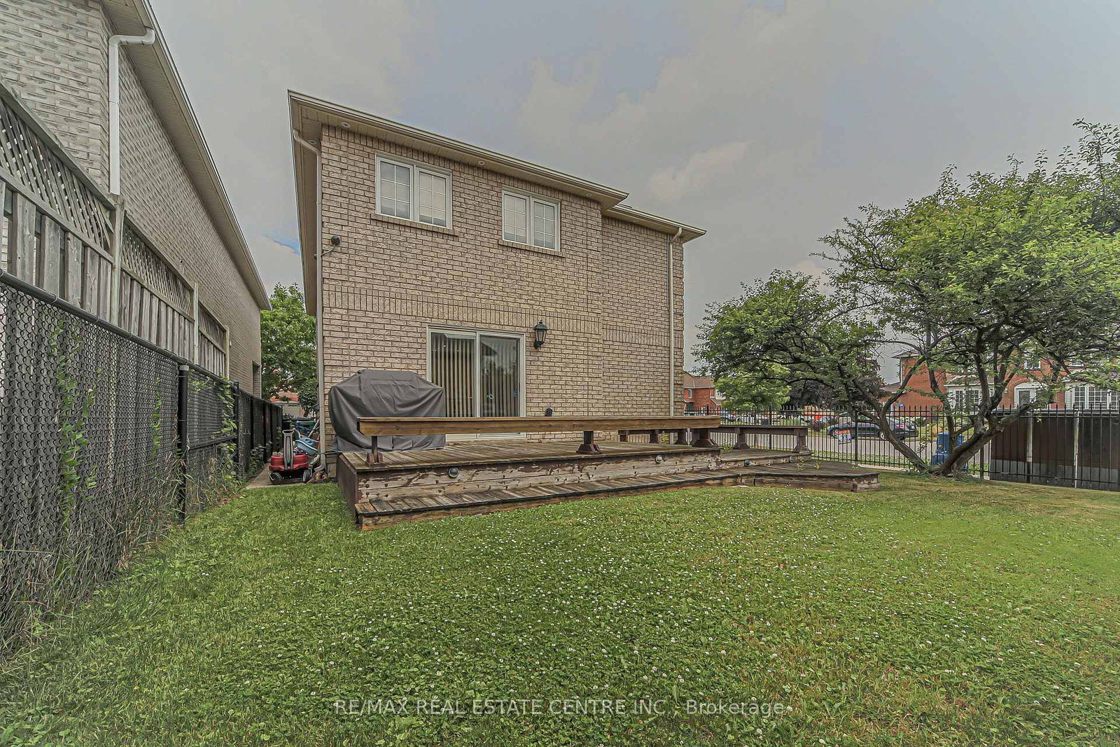Listing Image 7