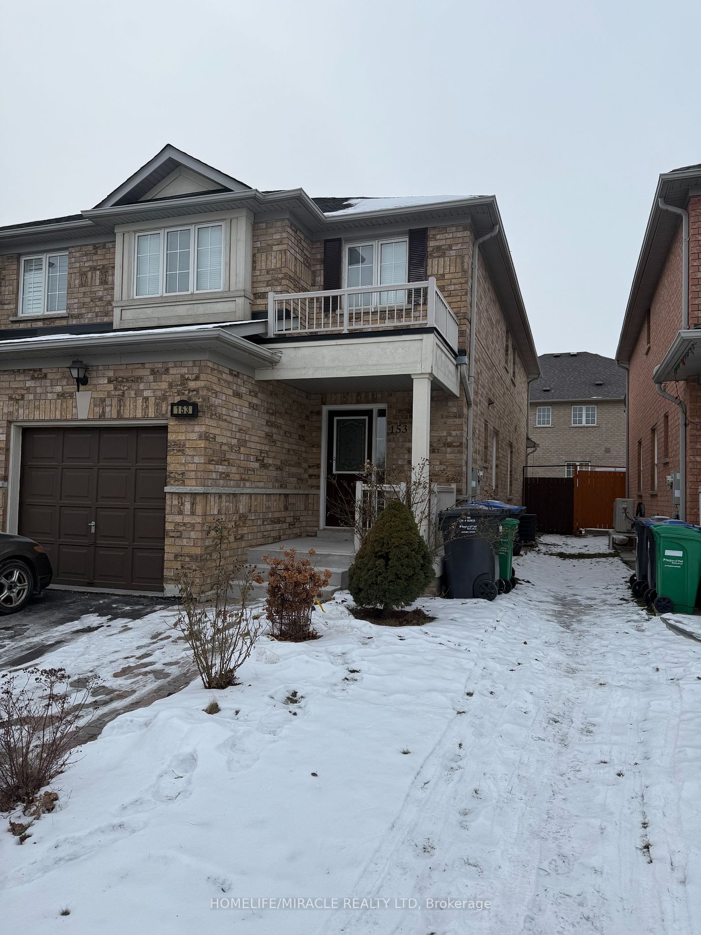 Semi-Detached House for lease at 153 Passfield Trail, Brampton, Bram East, L6P 1V1 - MLS: W11944315