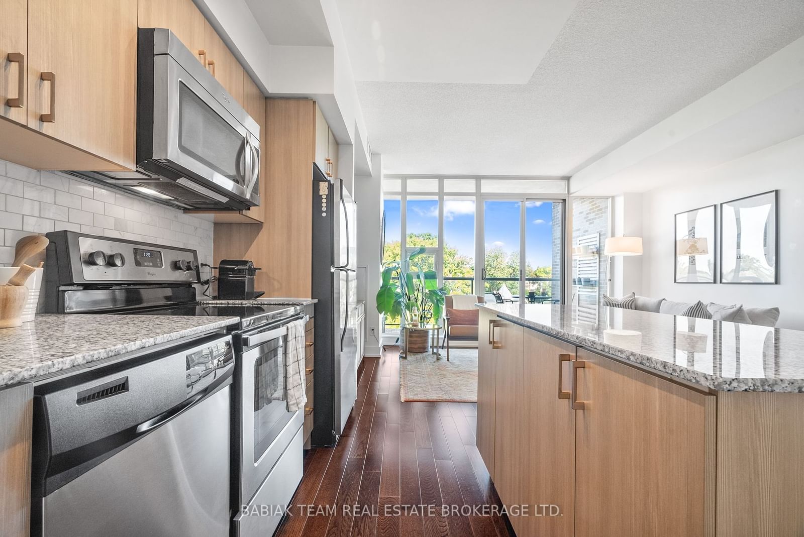 Listing Image 7