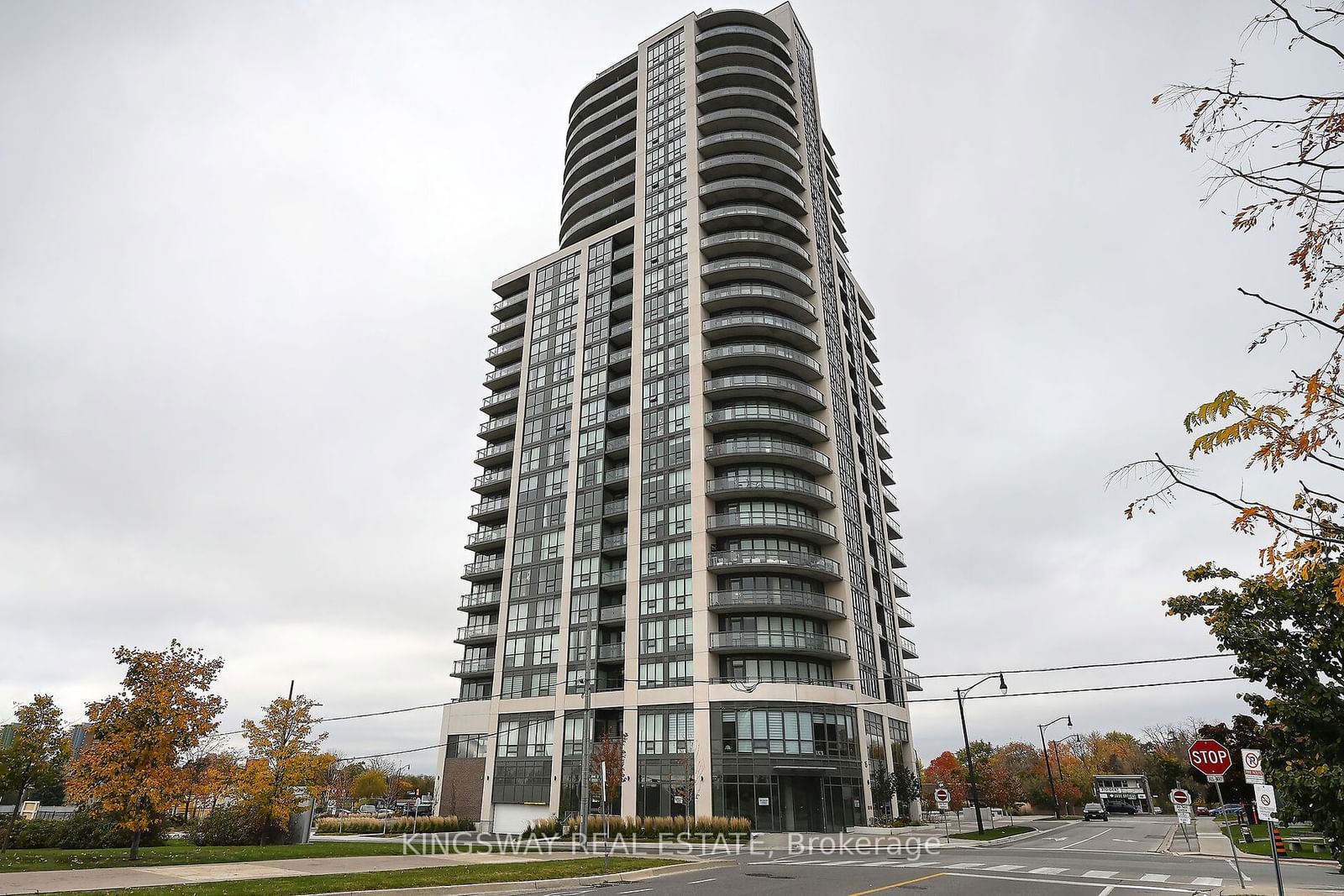 Condo for sale at 805-15 Lynch Street, Brampton, Queen Street Corridor, L6W 3X4 - MLS: W11944390