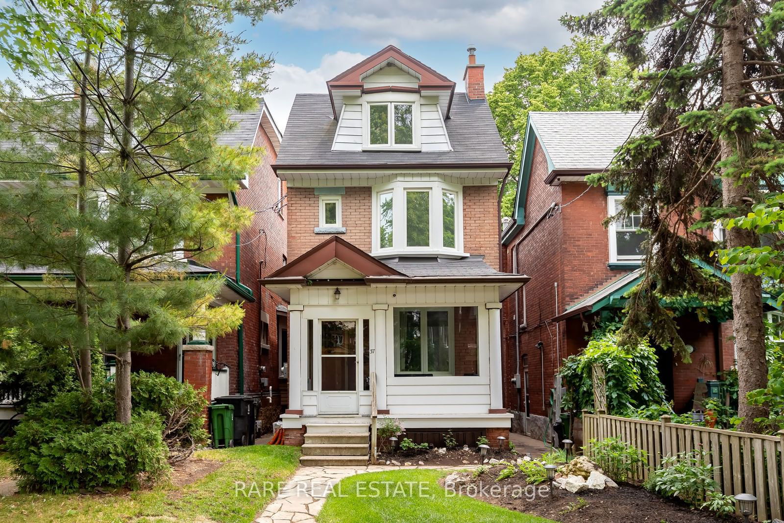 Lower Level leased at Lower-37 Parkway Avenue, Toronto, Roncesvalles, M6R 1T6 - MLS: W11944469