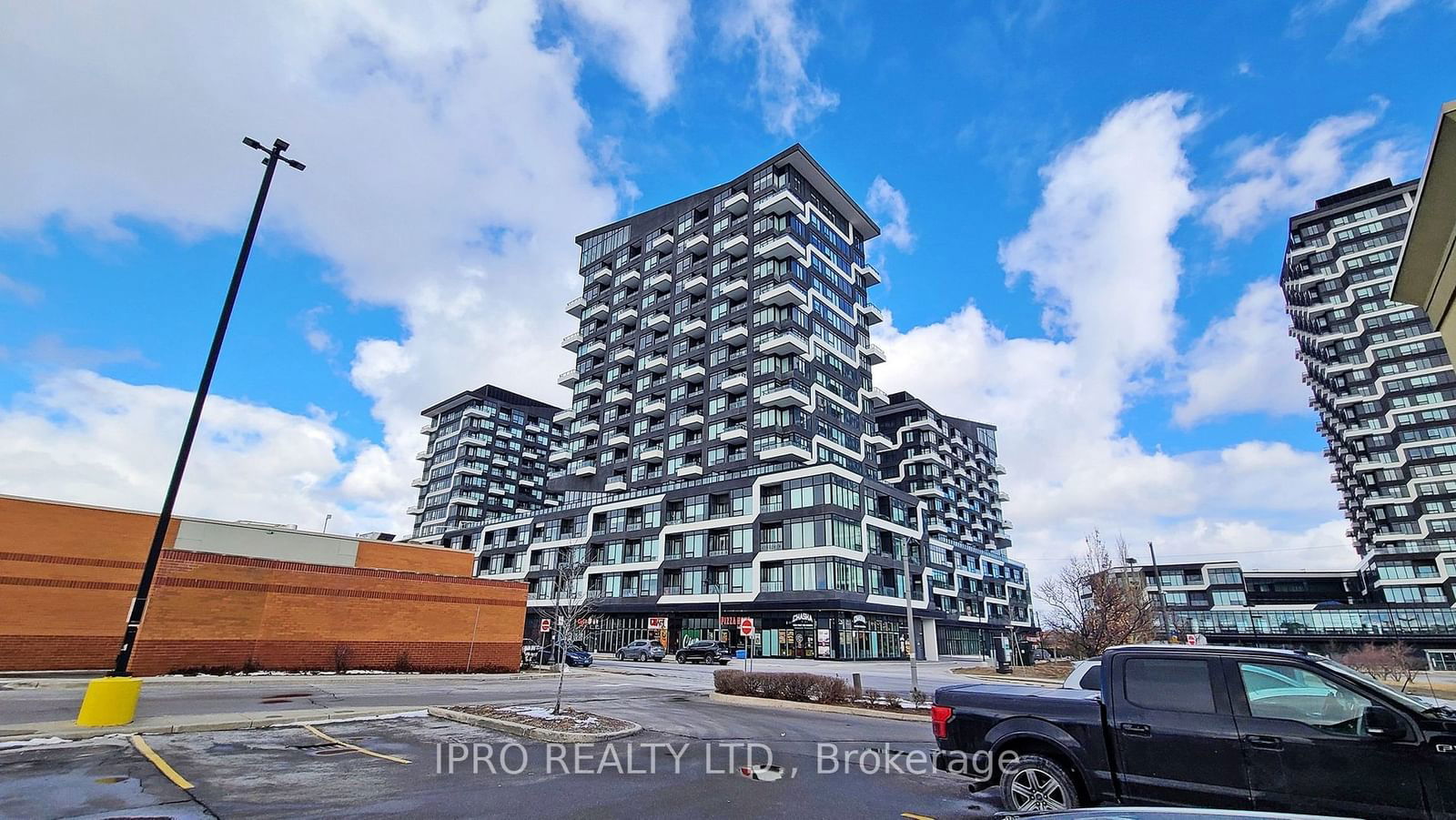 Condo for sale at 826-2485 Taunton Road, Oakville, Uptown Core, L6H 3R8 - MLS: W11944523