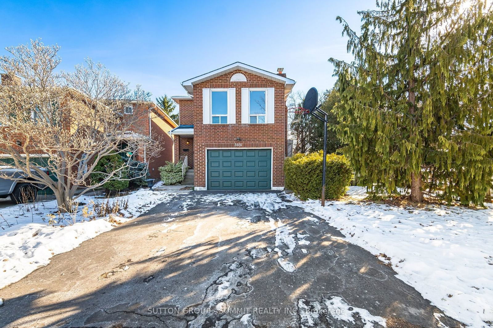 Detached House for sale at 5851 Rayshaw Crescent, Mississauga, Streetsville, L5M 2P1 - MLS: W11944608