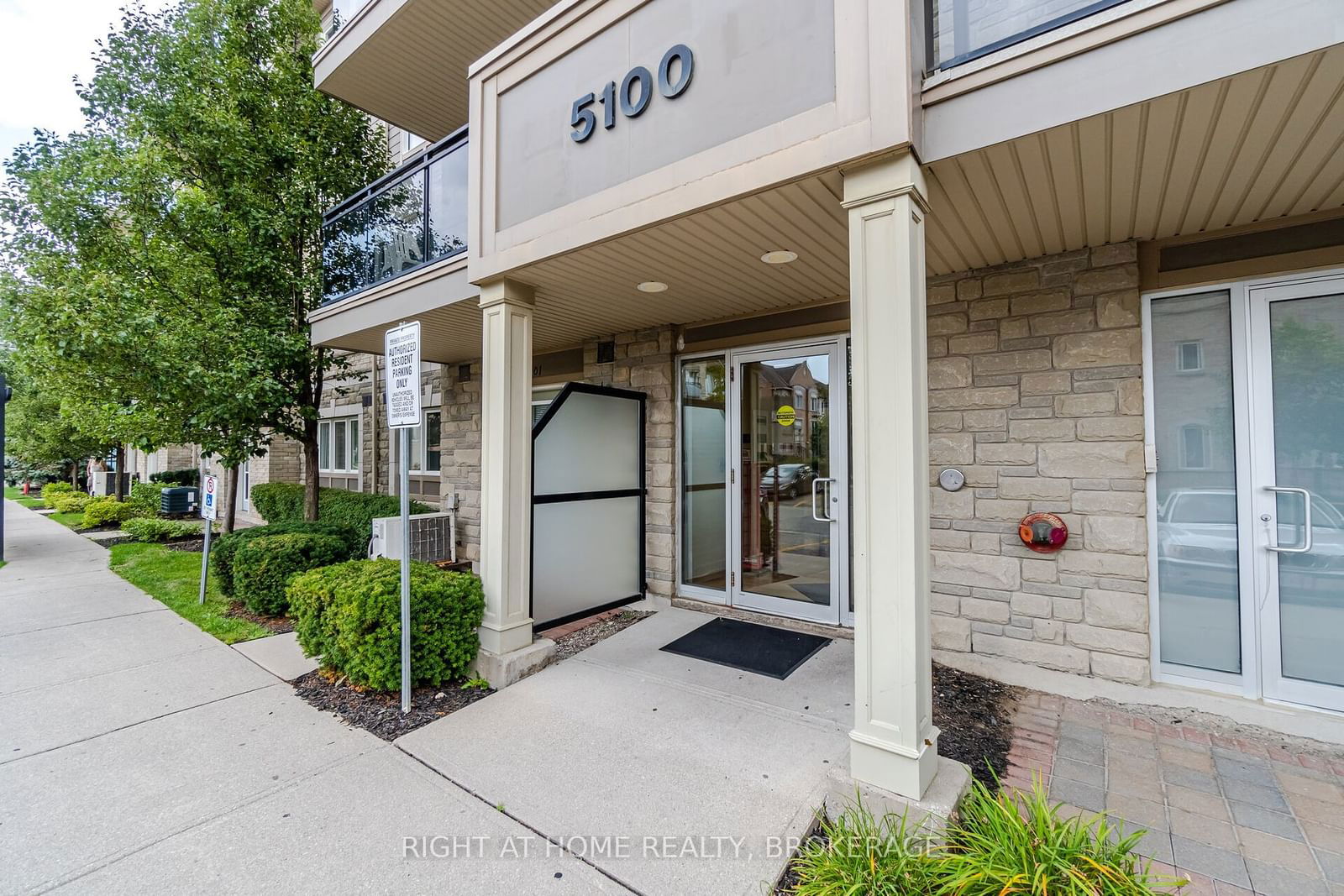 Condo for lease at 302-5100 Winston Churchill Boulevard, Mississauga, Churchill Meadows, L5M 0N9 - MLS: W11944634