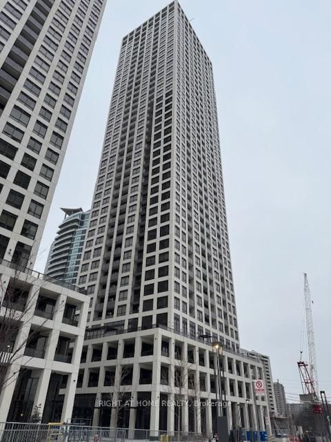 home for lease on 1504-30 Elm Drive